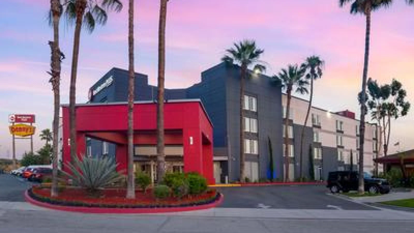 Best Western Plus Commerce Hotel