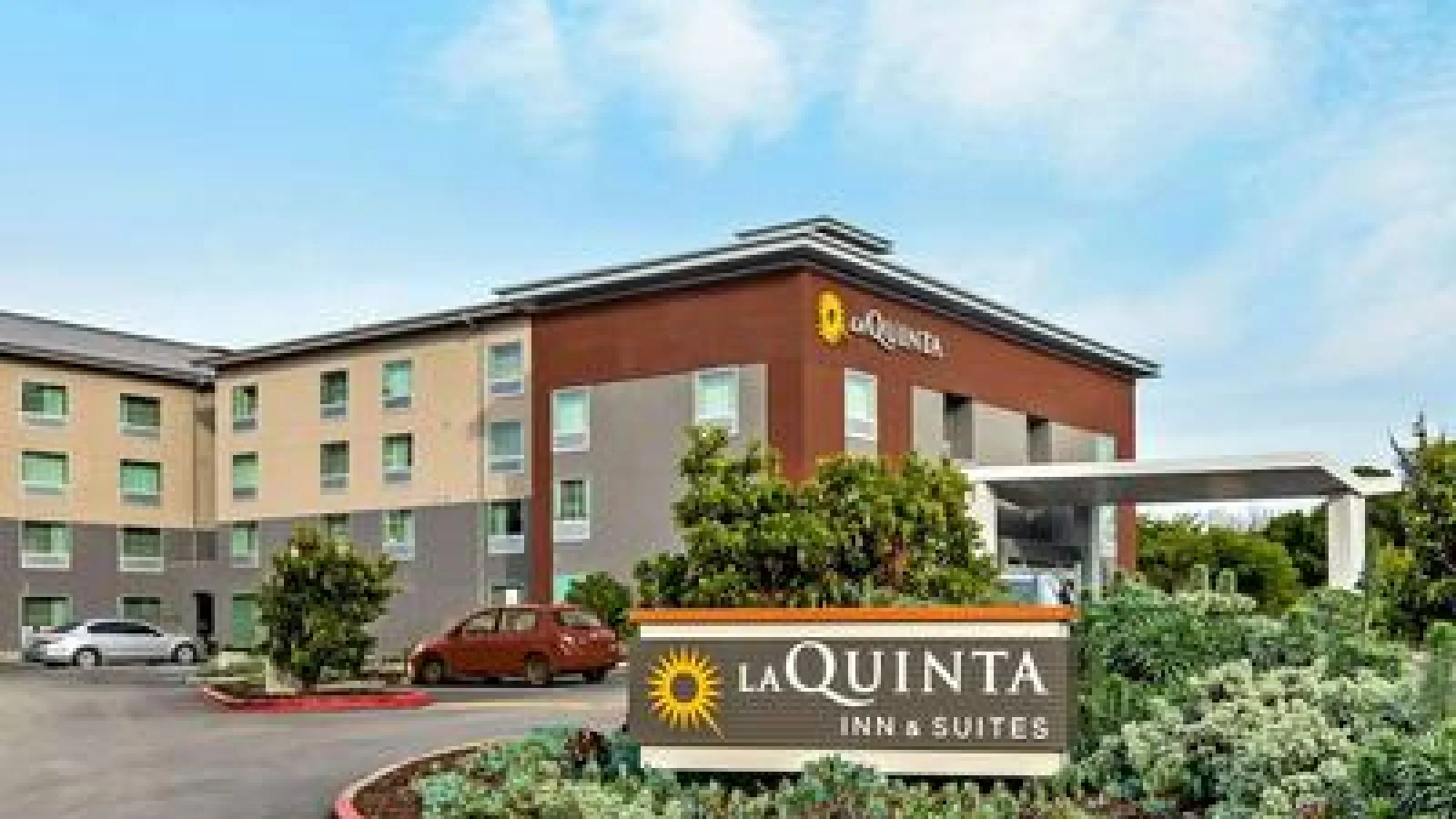 La Quinta Inn & Suites by Wyndham San Francisco Airport N