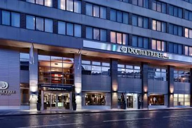 DoubleTree by Hilton London Victoria