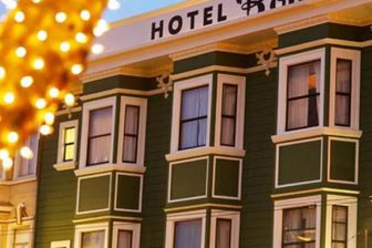 Hotel Boheme