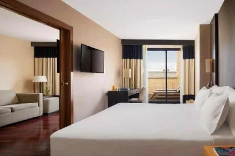 iStay by NH Ciudad de Valencia Hotel