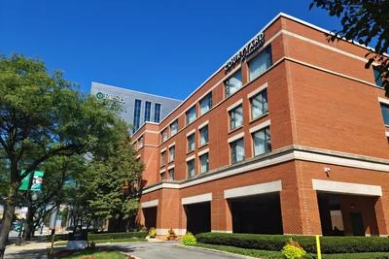 Courtyard by Marriott Chicago at Medical District-UIC