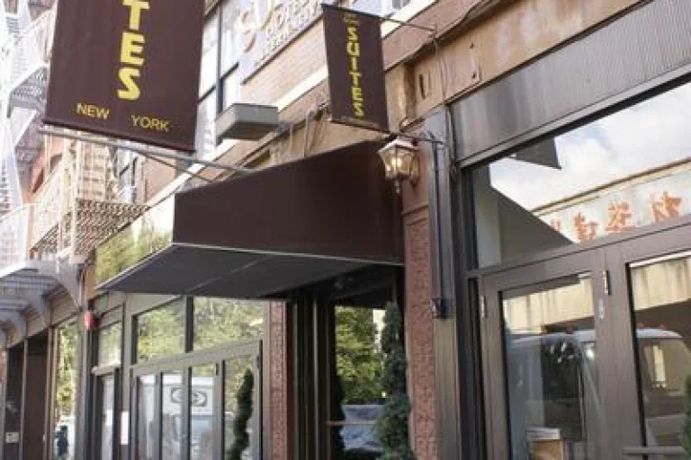 Off SoHo Suites Hotel