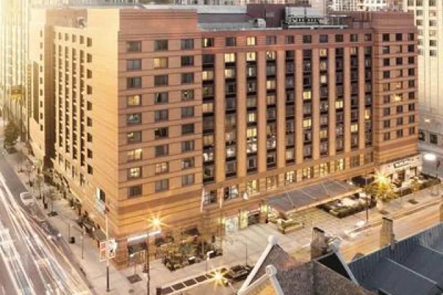 Embassy Suites Chicago - Downtown River North