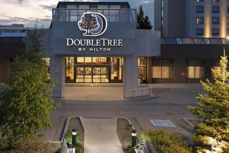 DoubleTree by Hilton West Edmonton