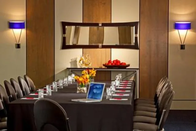 Kimpton George Hotel by IHG