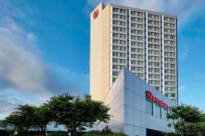 Sheraton Vancouver Guildford Hotel