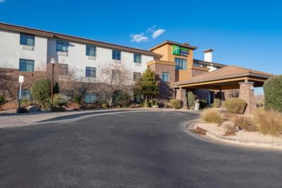 Holiday Inn Express & Suites St George North - Zion