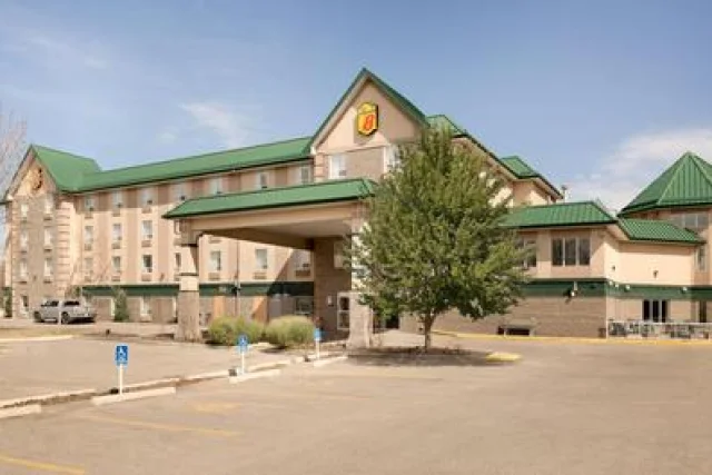 Super 8 by Wyndham Calgary Shawnessy Area