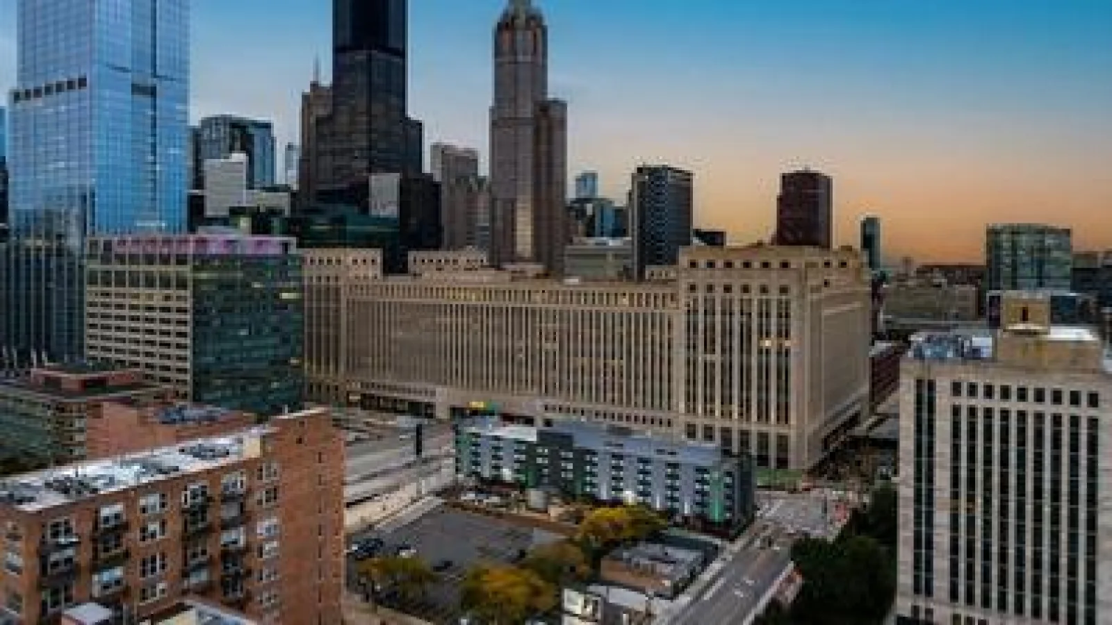 Holiday Inn & Suites Chicago-Downtown by IHG