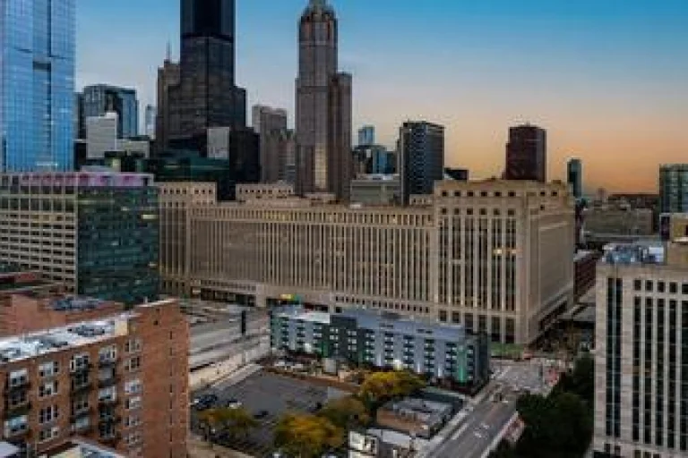Holiday Inn & Suites Chicago-Downtown by IHG