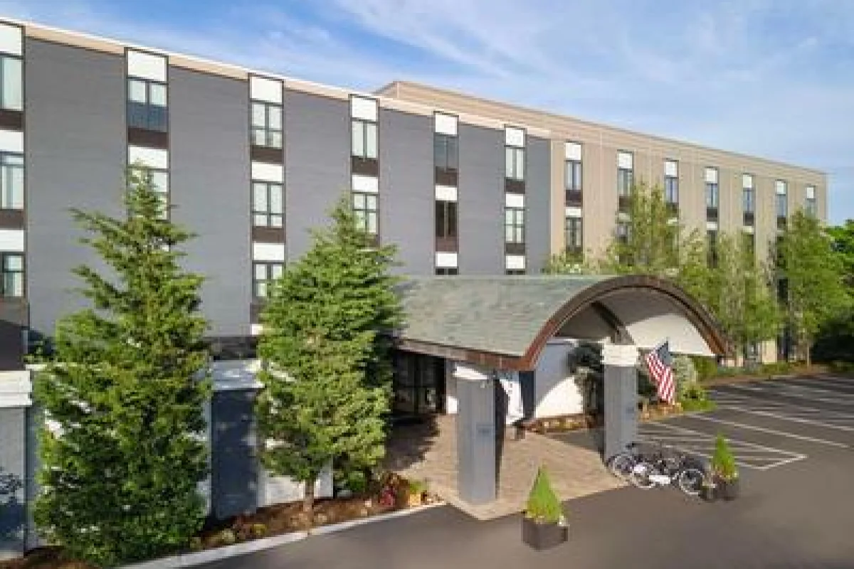 Freepoint Hotel Cambridge, Tapestry Collection by Hilton