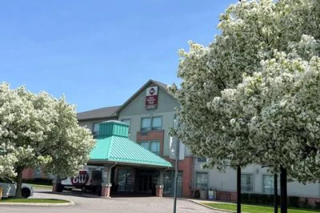 Best Western Plus Travel Hotel Toronto Airport