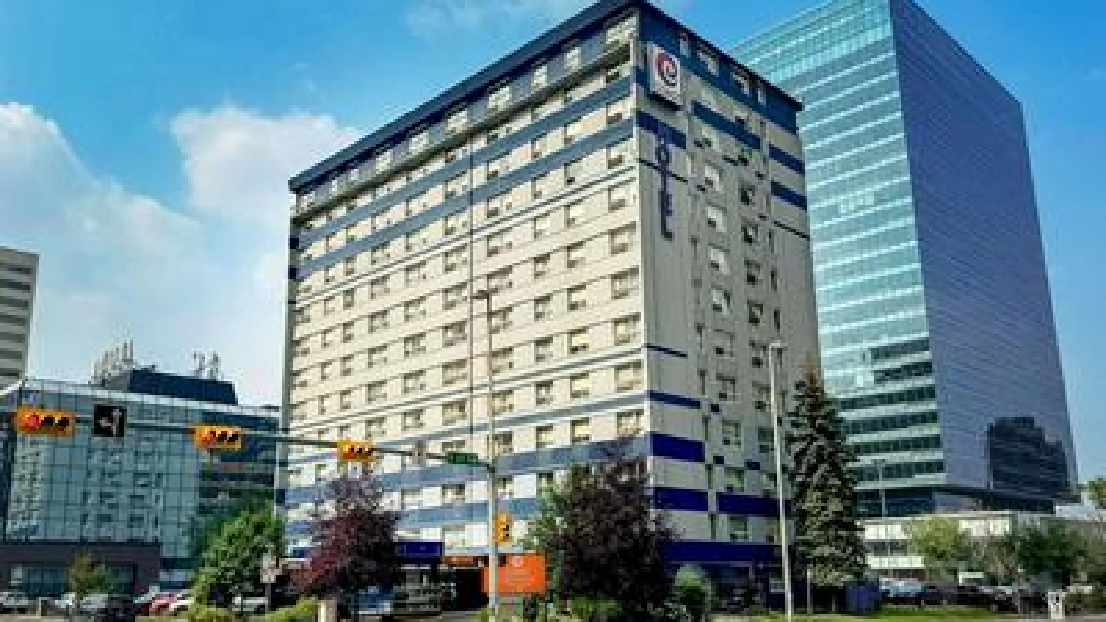 Coast Calgary Downtown Hotel & Suites by APA