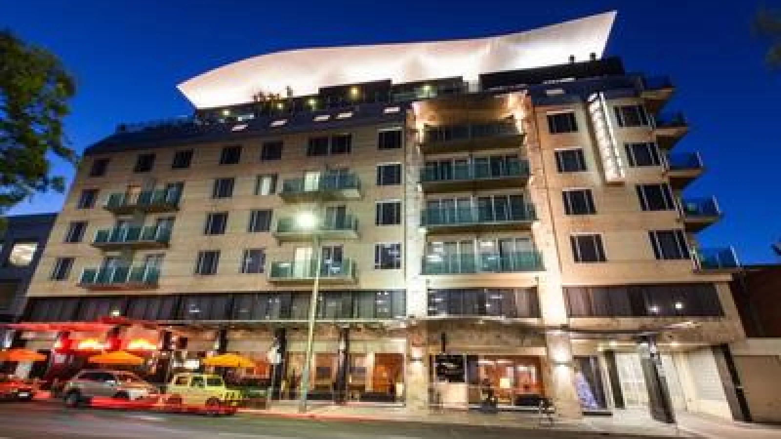 Majestic Roof Garden Hotel
