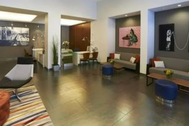 Kinzie Hotel