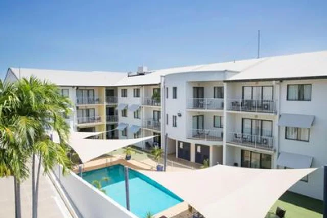 Metro Advance Apartments & Hotel