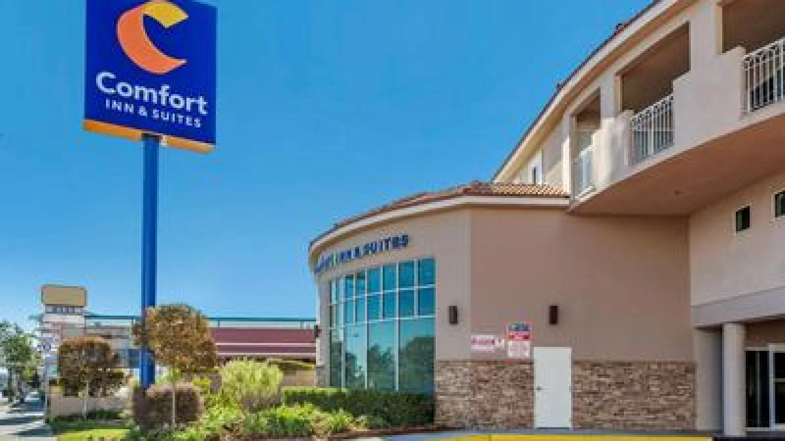 Comfort Inn & Suites Near Universal - N Hollywood - Burbank