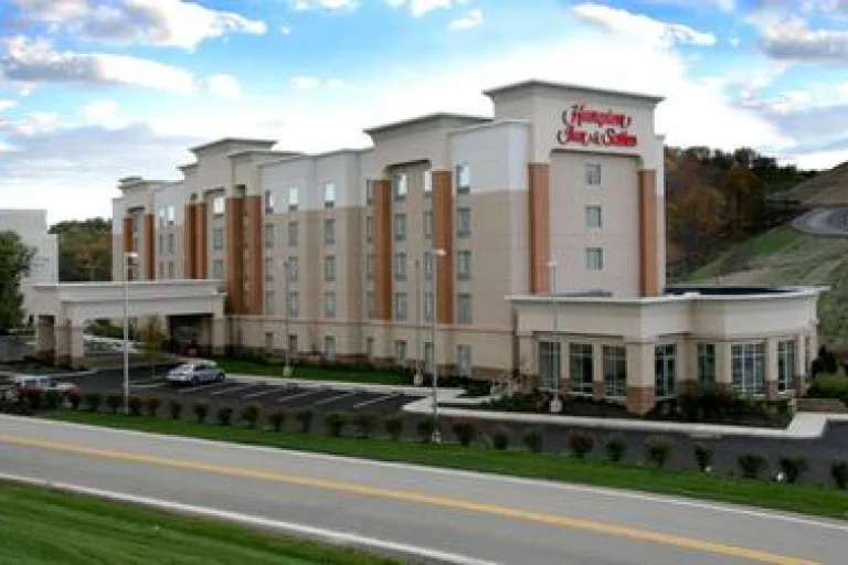 Hampton Inn & Suites Pittsburgh-Meadow Lands