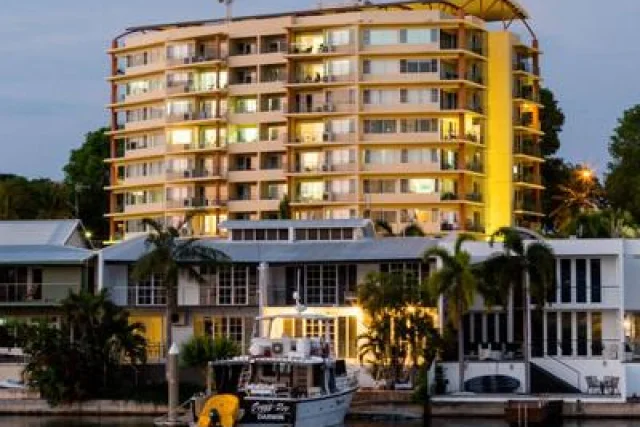 Cullen Bay Resorts