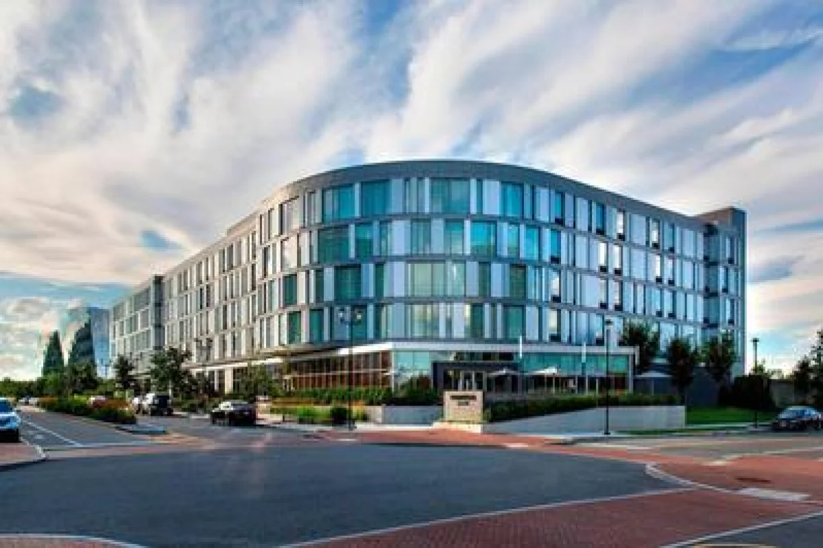Courtyard by Marriott Philadelphia South at The Navy Yard