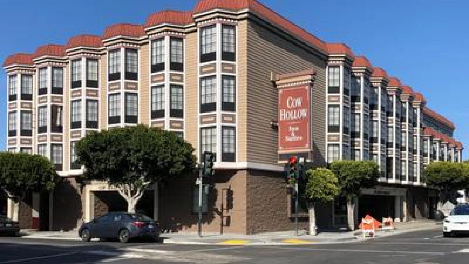 Cow Hollow Inn and Suites