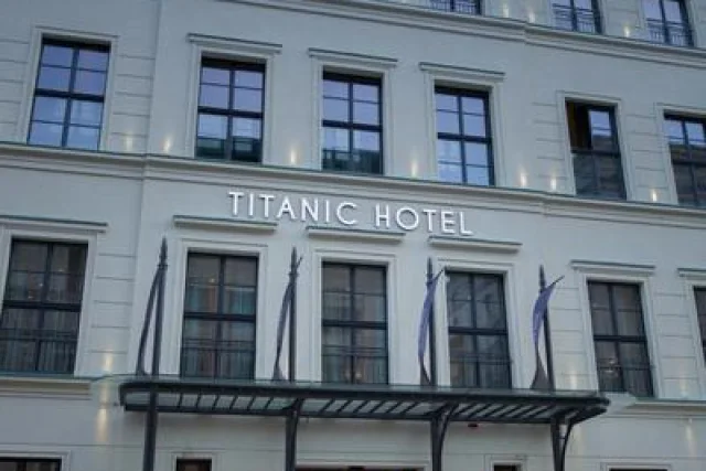 TITANIC Gendarmenmarkt Berlin