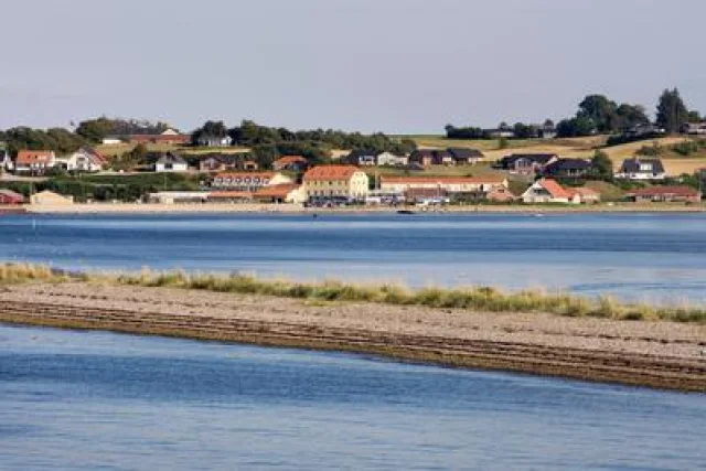 Hvalpsund Færgekro