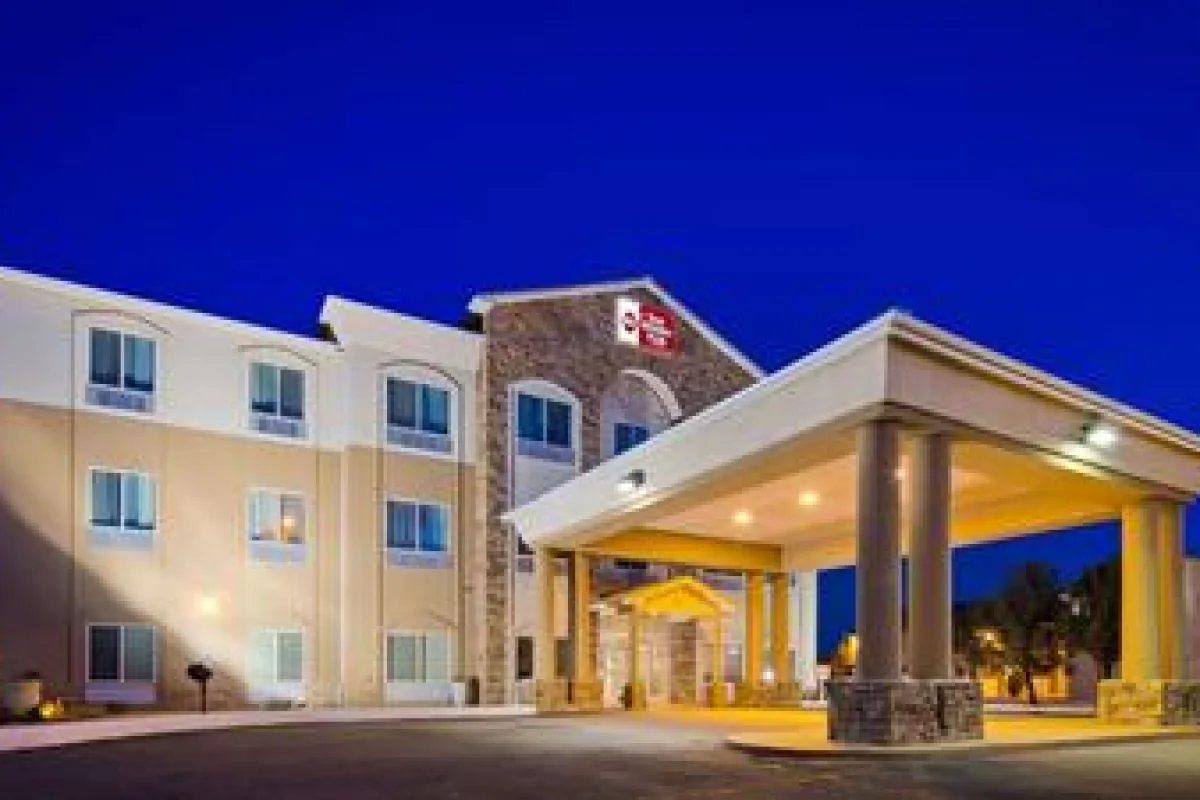 Best Western Plus Montezuma Inn and Suites
