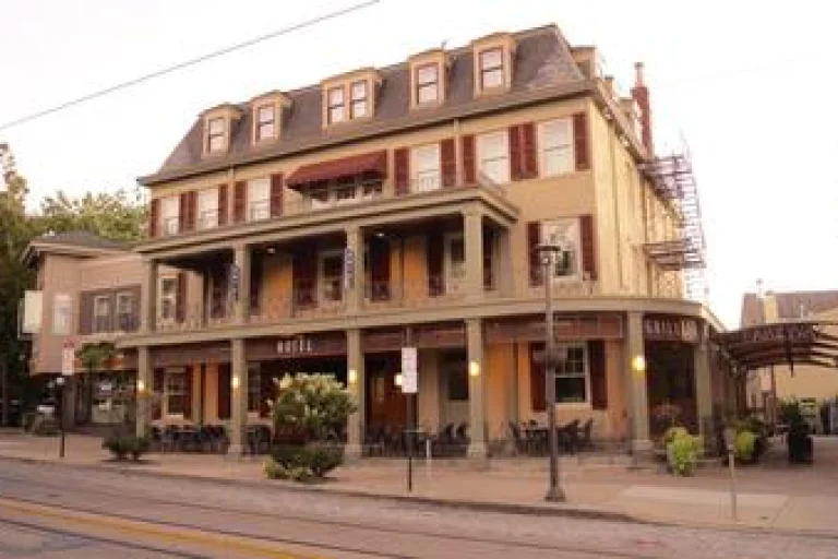 Chestnut Hill Hotel