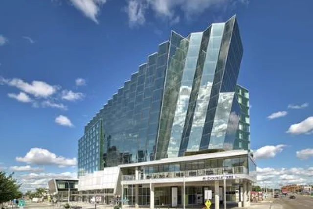 DoubleTree by Hilton Edmonton Downtown
