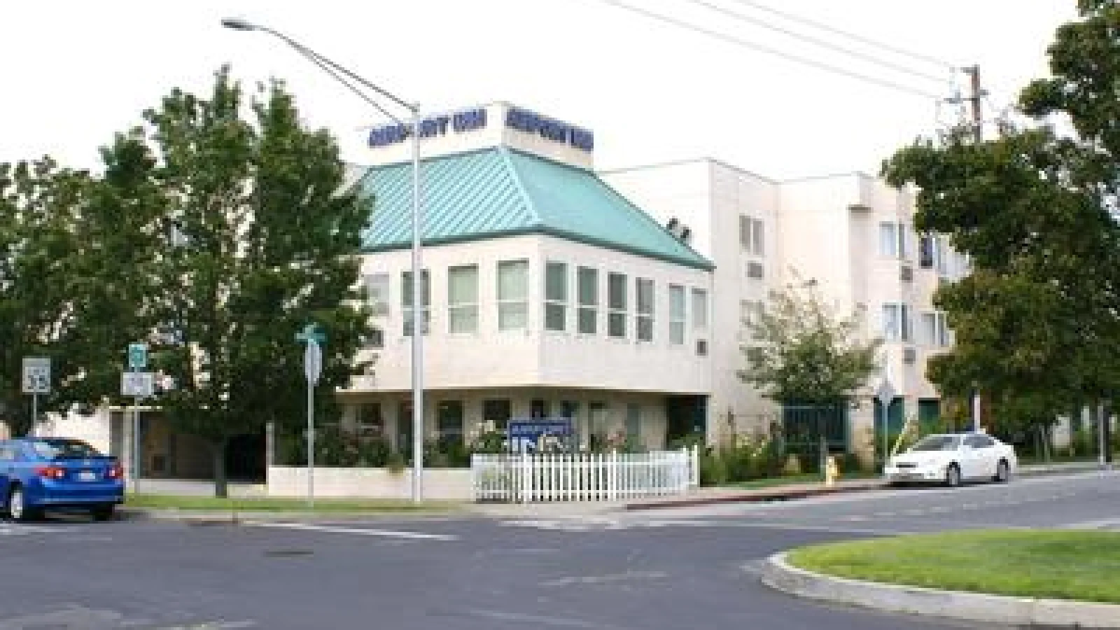Airport Inn