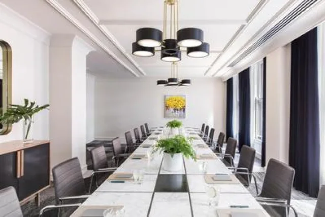 Kimpton Gray Hotel Chicago by IHG