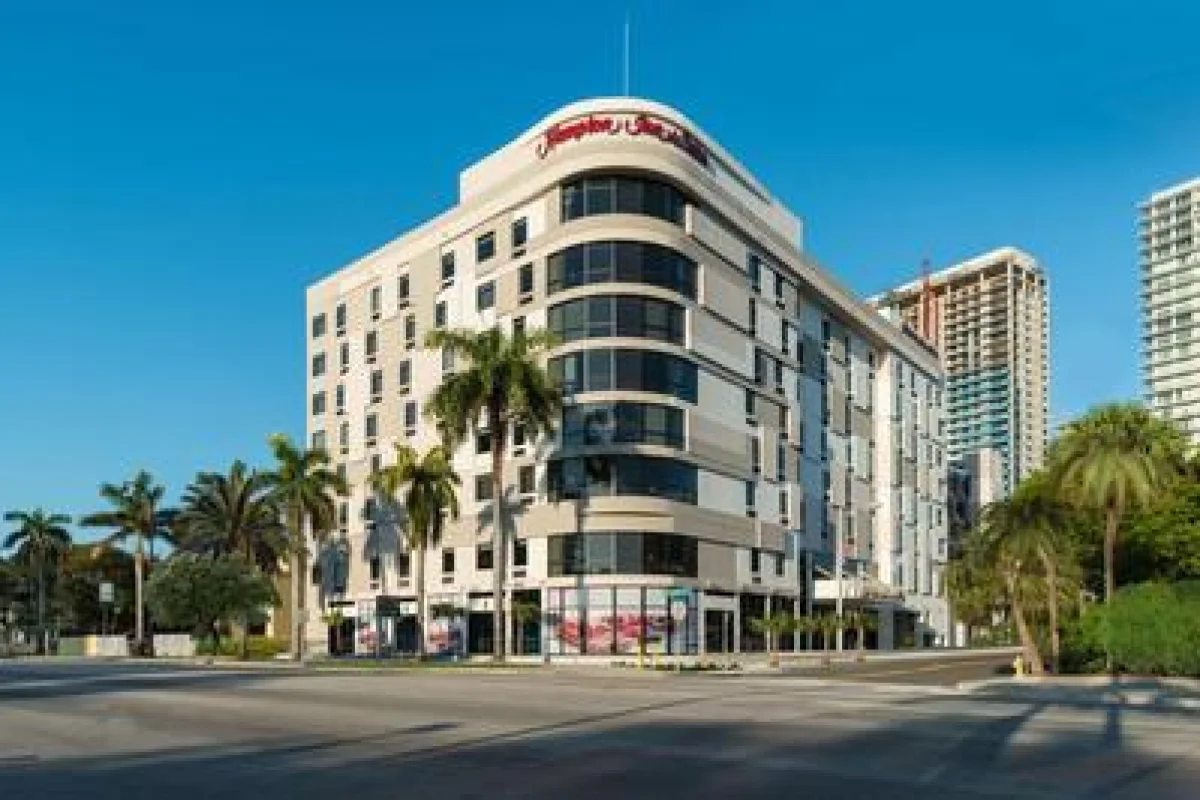 Hampton Inn & Suites Miami Wynwood Design District, FL