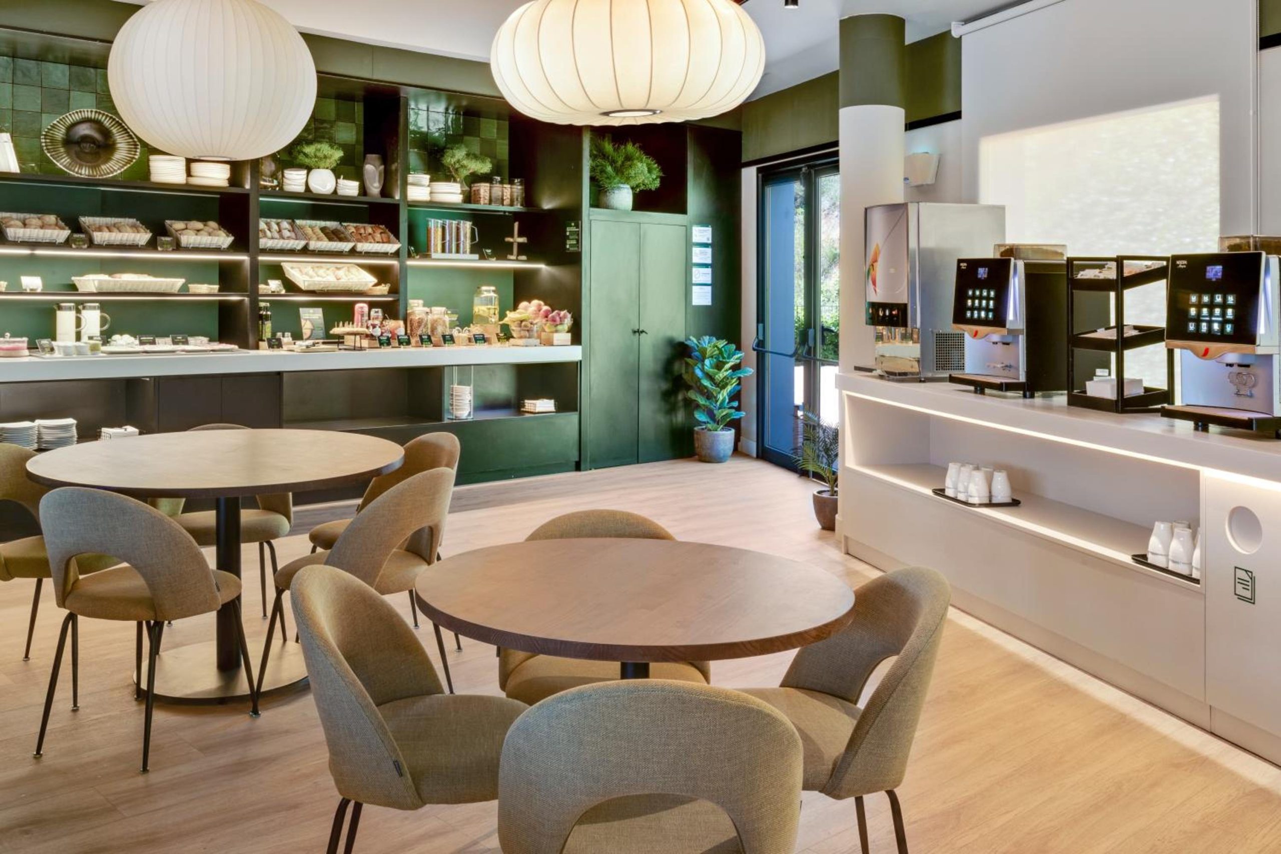 Family Room (2 Adults + 1 Child under 12 Years)